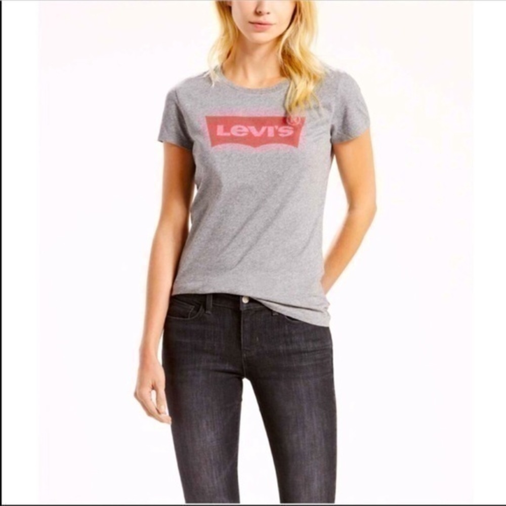 Levi’s T-shirt